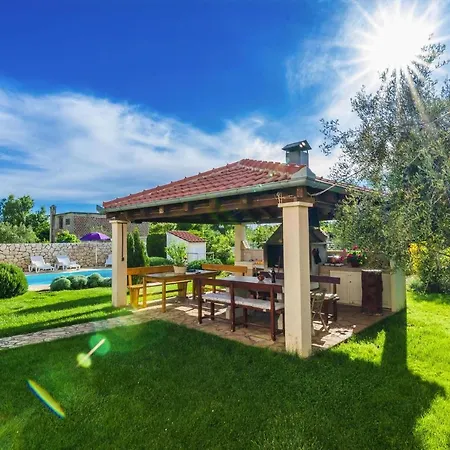 Rosmary, Zaton, With Pool Apartment